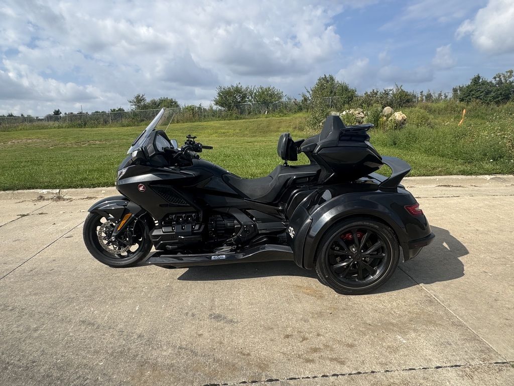 2022 Honda® Gold Wing Tour Automatic DCT 1800 TOUR AUTOMATIC DCT in Cedar Falls, IA