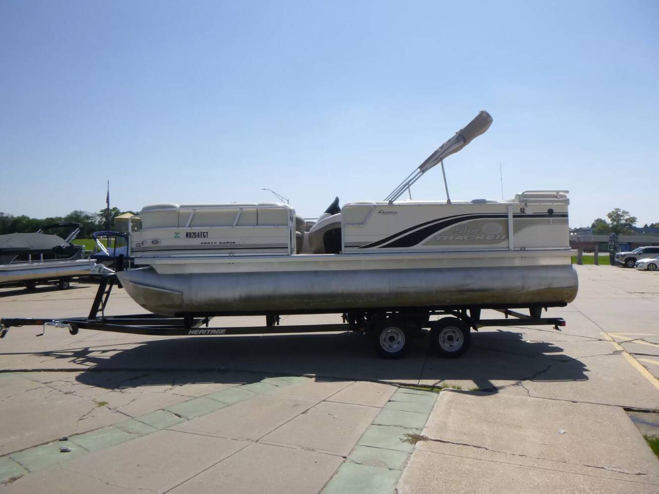 A photo of this 2003 Sun Tracker Party Barge 22