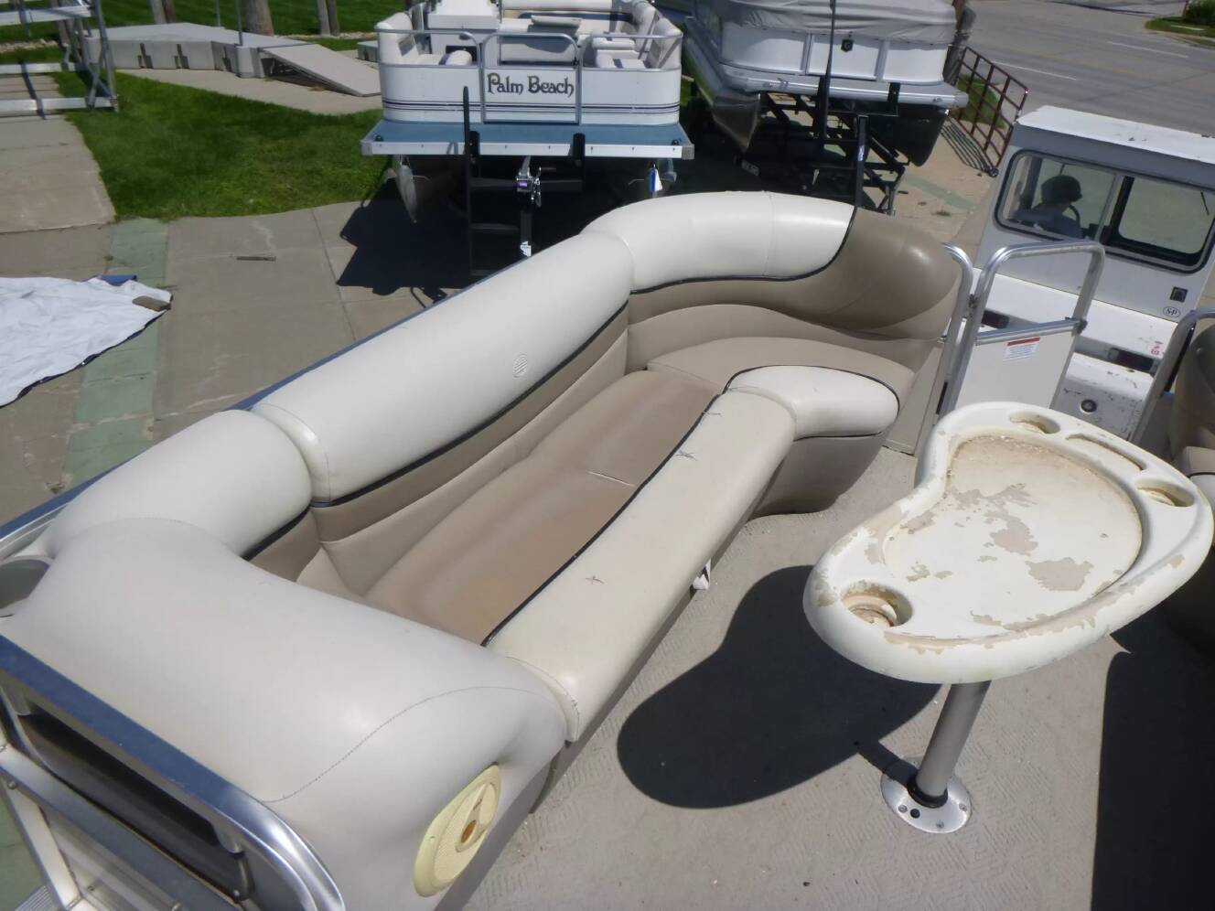 A photo of this 2003 Sun Tracker Party Barge 22