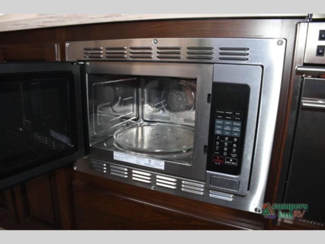 A photo of this 2019 Airstream Classic 33FBQ