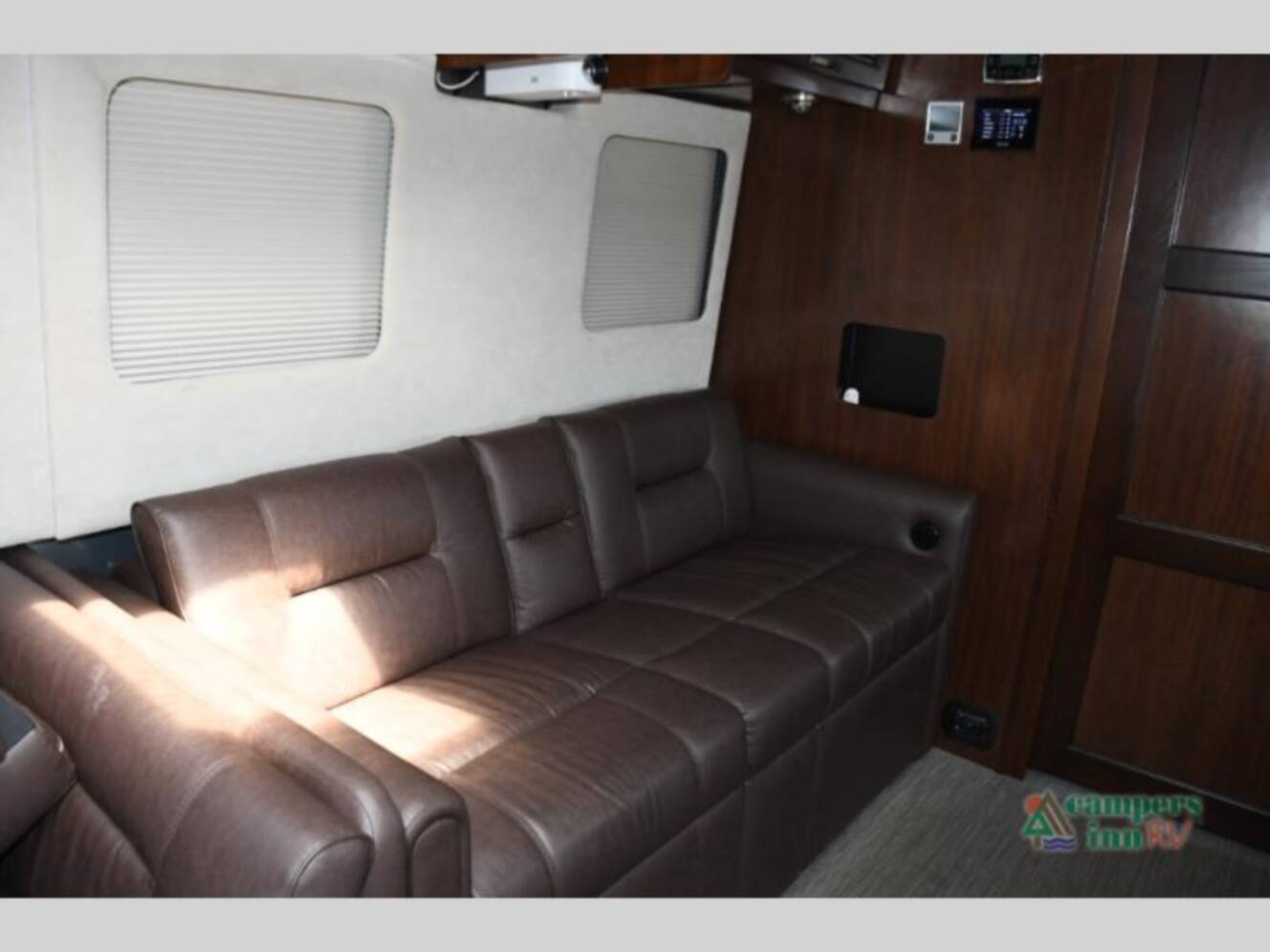 A photo of this 2019 Airstream Classic 33FBQ