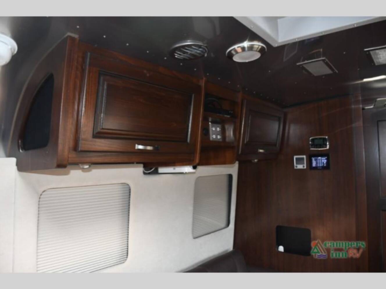 A photo of this 2019 Airstream Classic 33FBQ