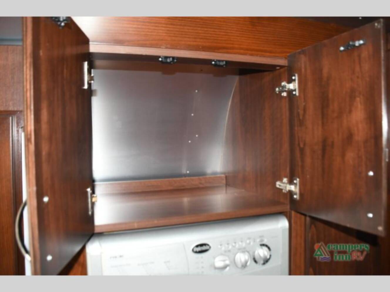 A photo of this 2019 Airstream Classic 33FBQ