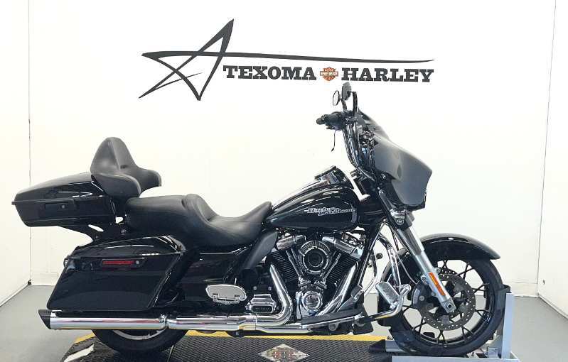2017 Harley-Davidson STREET GLIDE SPECIAL FLHXS SPECIAL in Sherman, TX