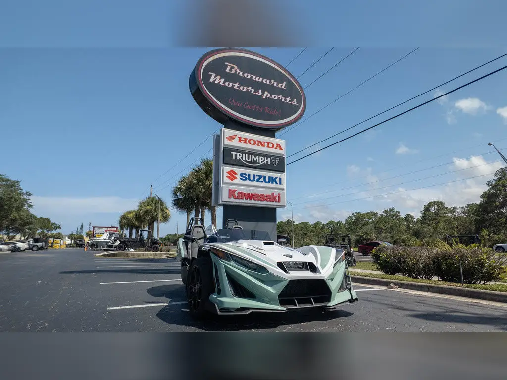2026 Polaris Slingshot® R Manual
