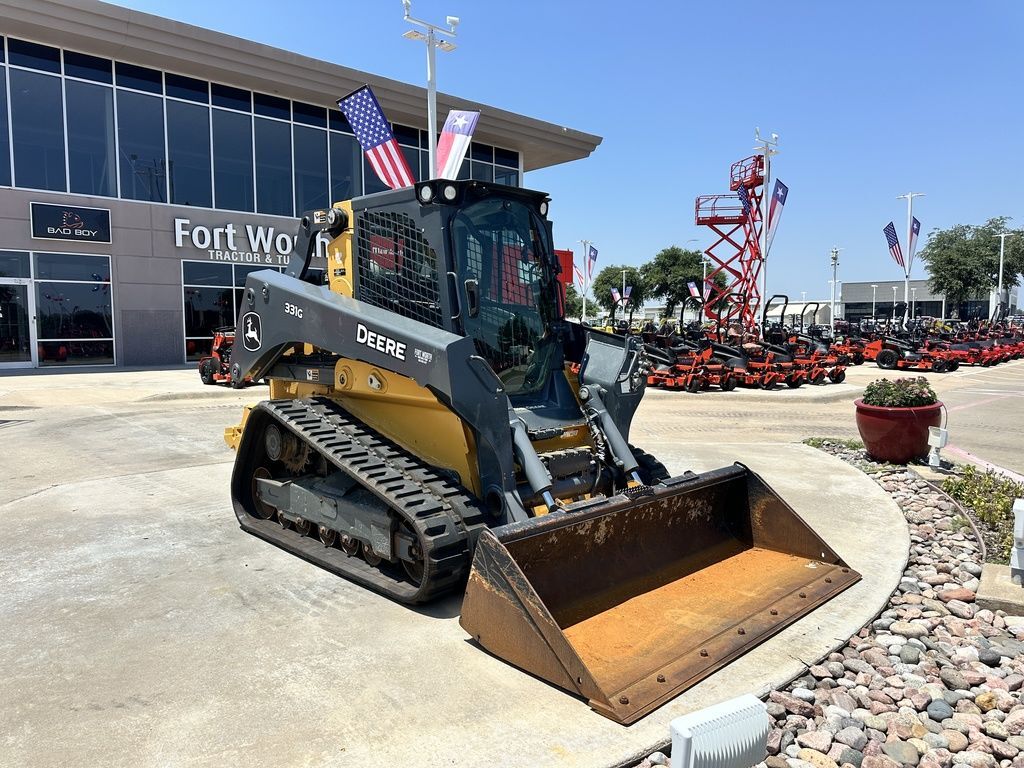 2023 John Deere 331G 986HRS in Granbury, TX
