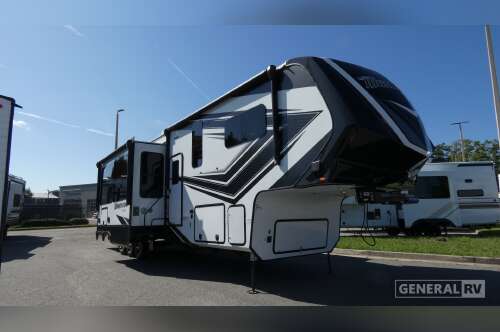 2023 Grand Design MOMENTUM 397THS in orange park FL