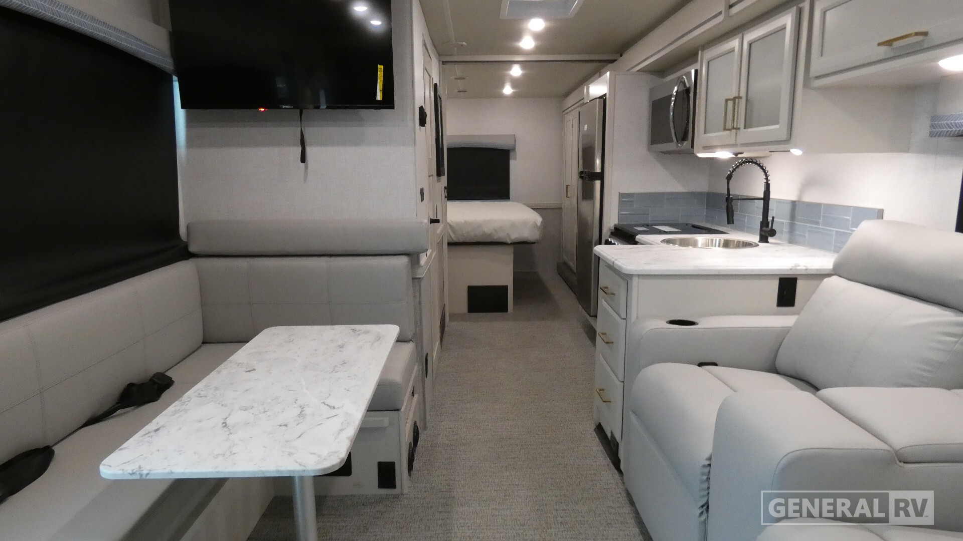 2026 Fleetwood FLAIR 29M in wixom MI