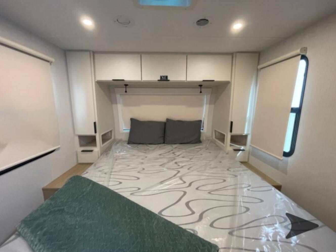 A photo of this 2026 Winnebago Thrive 25RLS