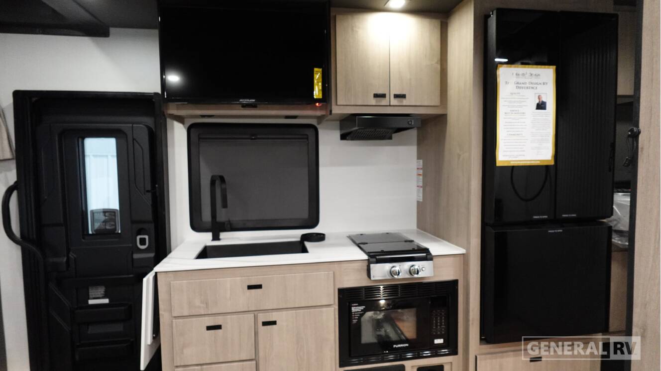 A photo of this 2026 Grand Design Lineage Series M 25TK