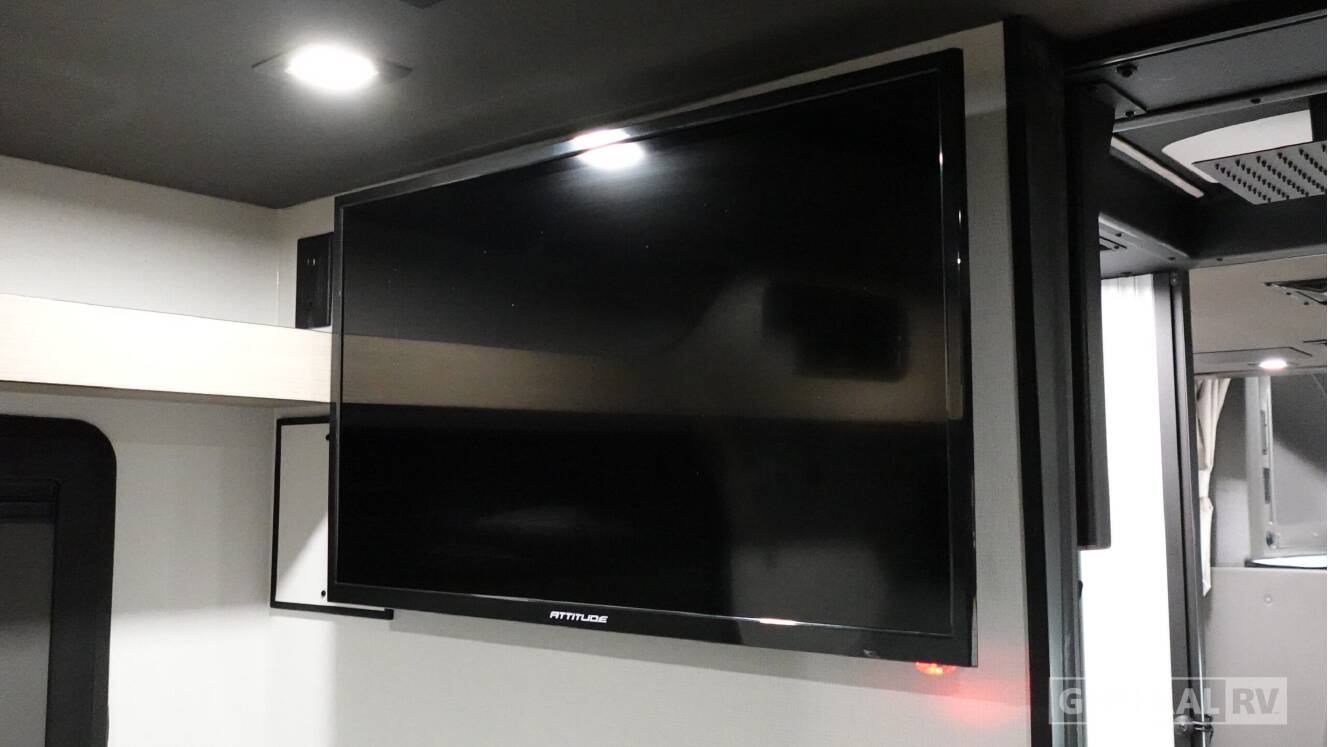 A photo of this 2026 Grand Design Lineage Series M 25TK