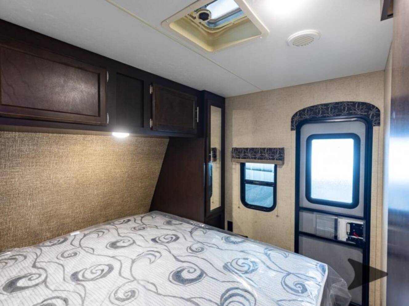 A photo of this 2018 Kz Sportsmen 281RL