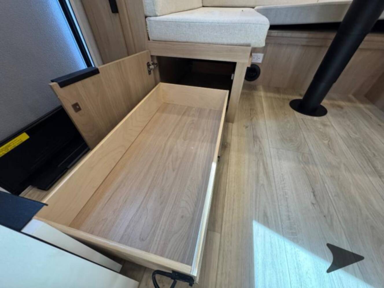 A photo of this 2026 Winnebago Thrive 25RLS