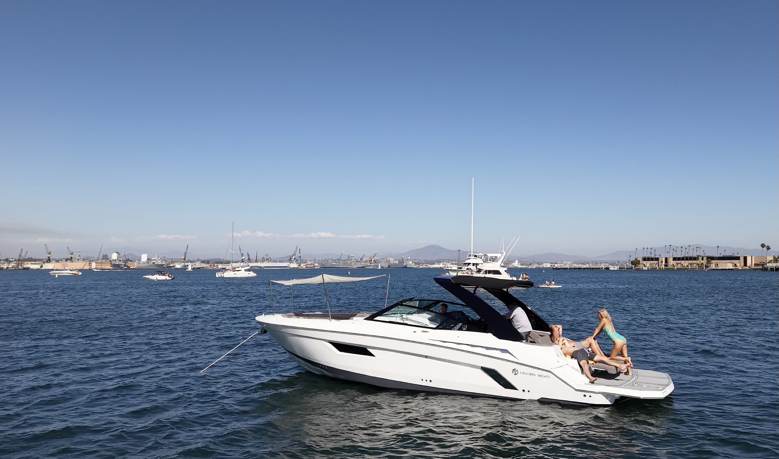 2019 Cruisers Yachts 338 SOUTH BEACH in san diego CA