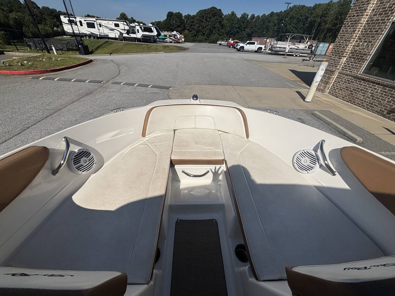 A photo of this 2018 Sea Ray 210 SPX w/MerCruiser 4.5L - 250HP Engine and Trailer