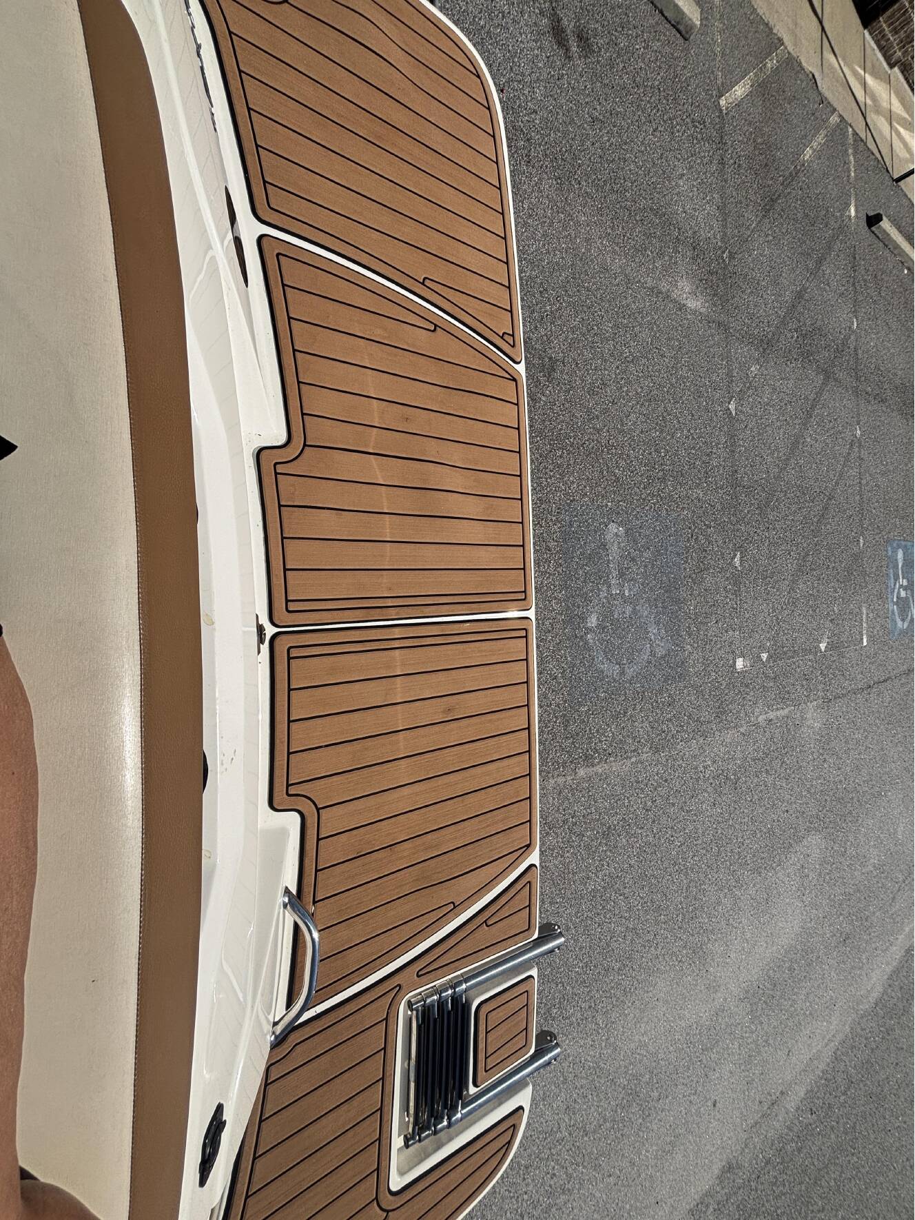 A photo of this 2018 Sea Ray 210 SPX w/MerCruiser 4.5L - 250HP Engine and Trailer