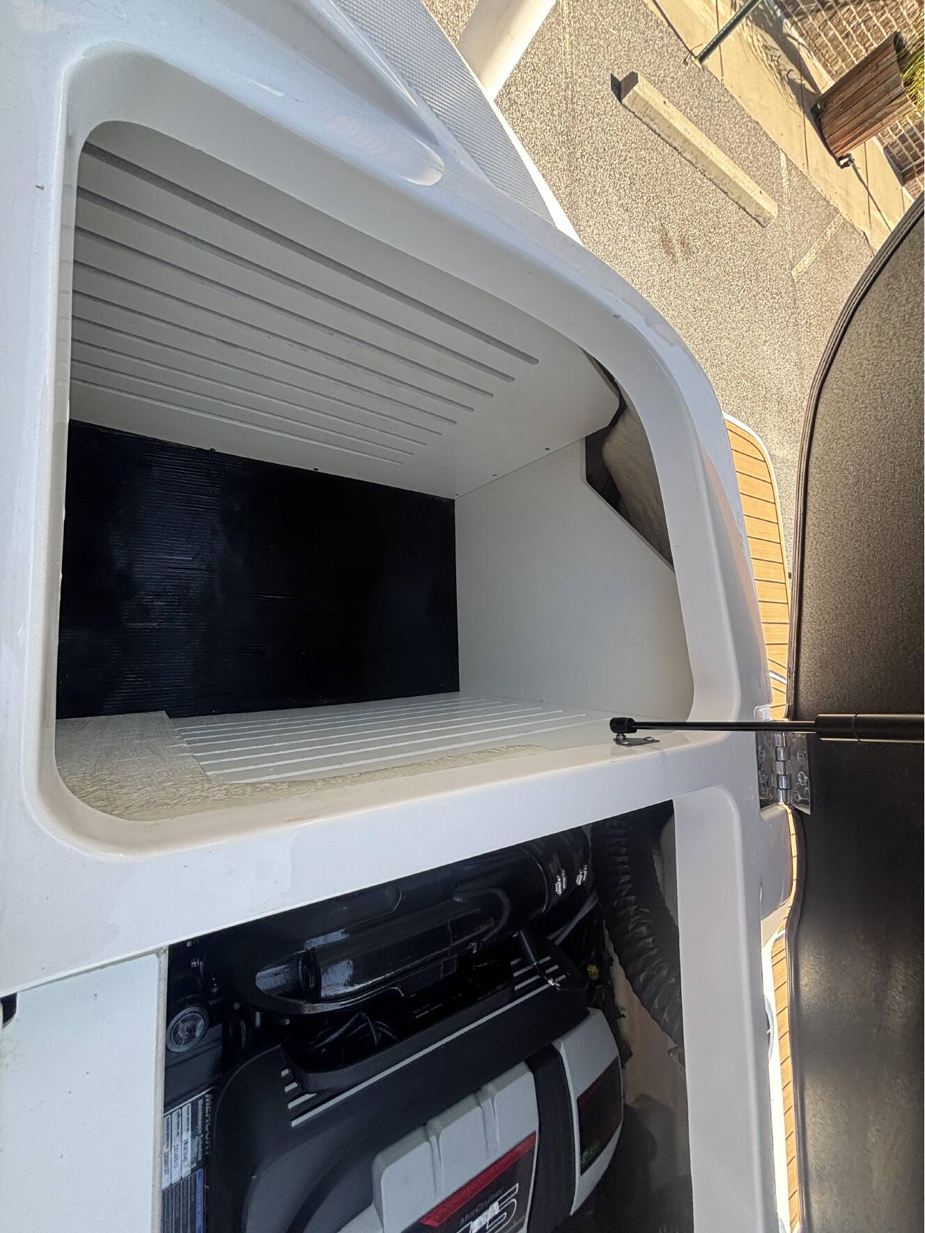 A photo of this 2018 Sea Ray 210 SPX w/MerCruiser 4.5L - 250HP Engine and Trailer