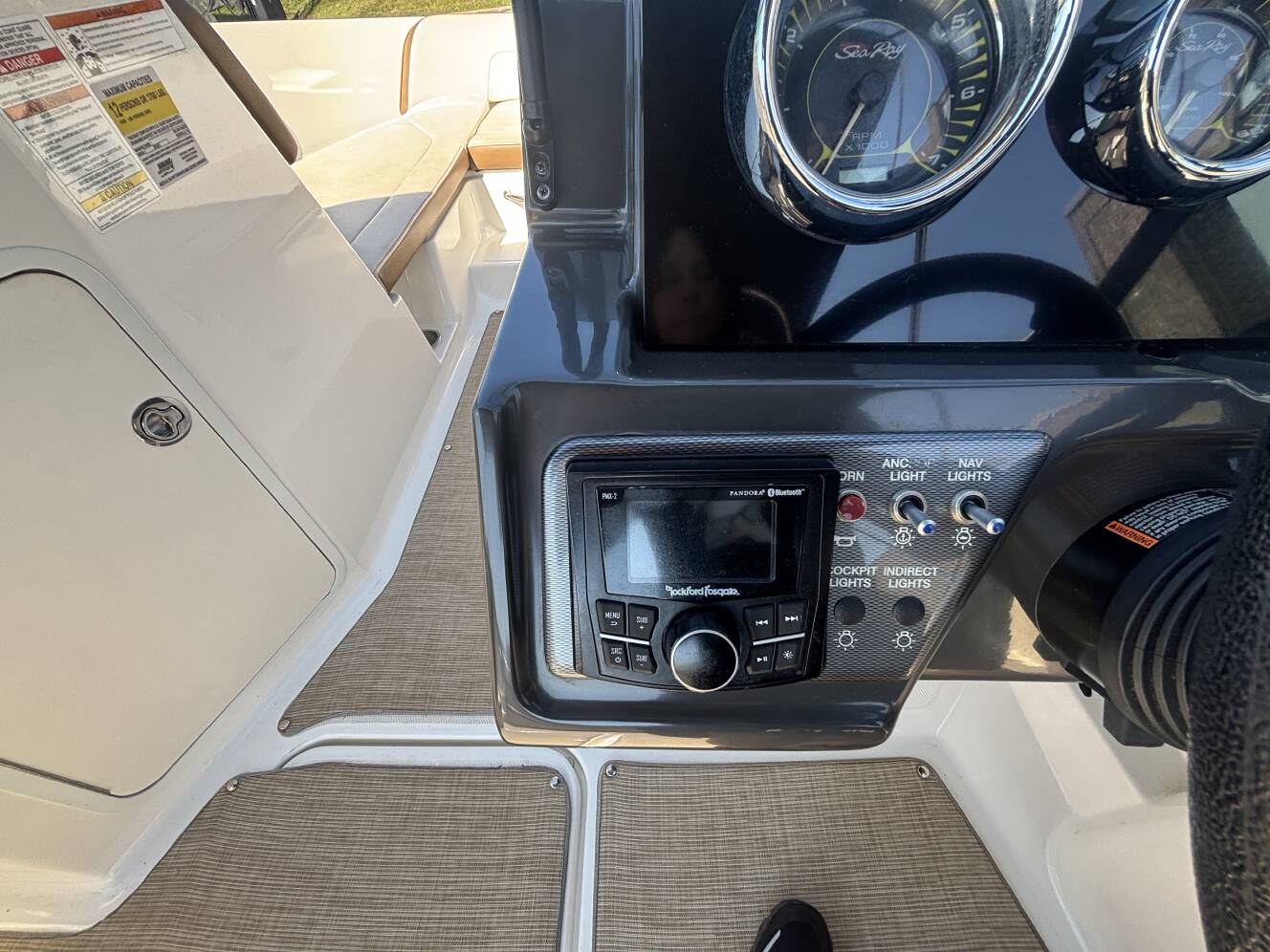 A photo of this 2018 Sea Ray 210 SPX w/MerCruiser 4.5L - 250HP Engine and Trailer