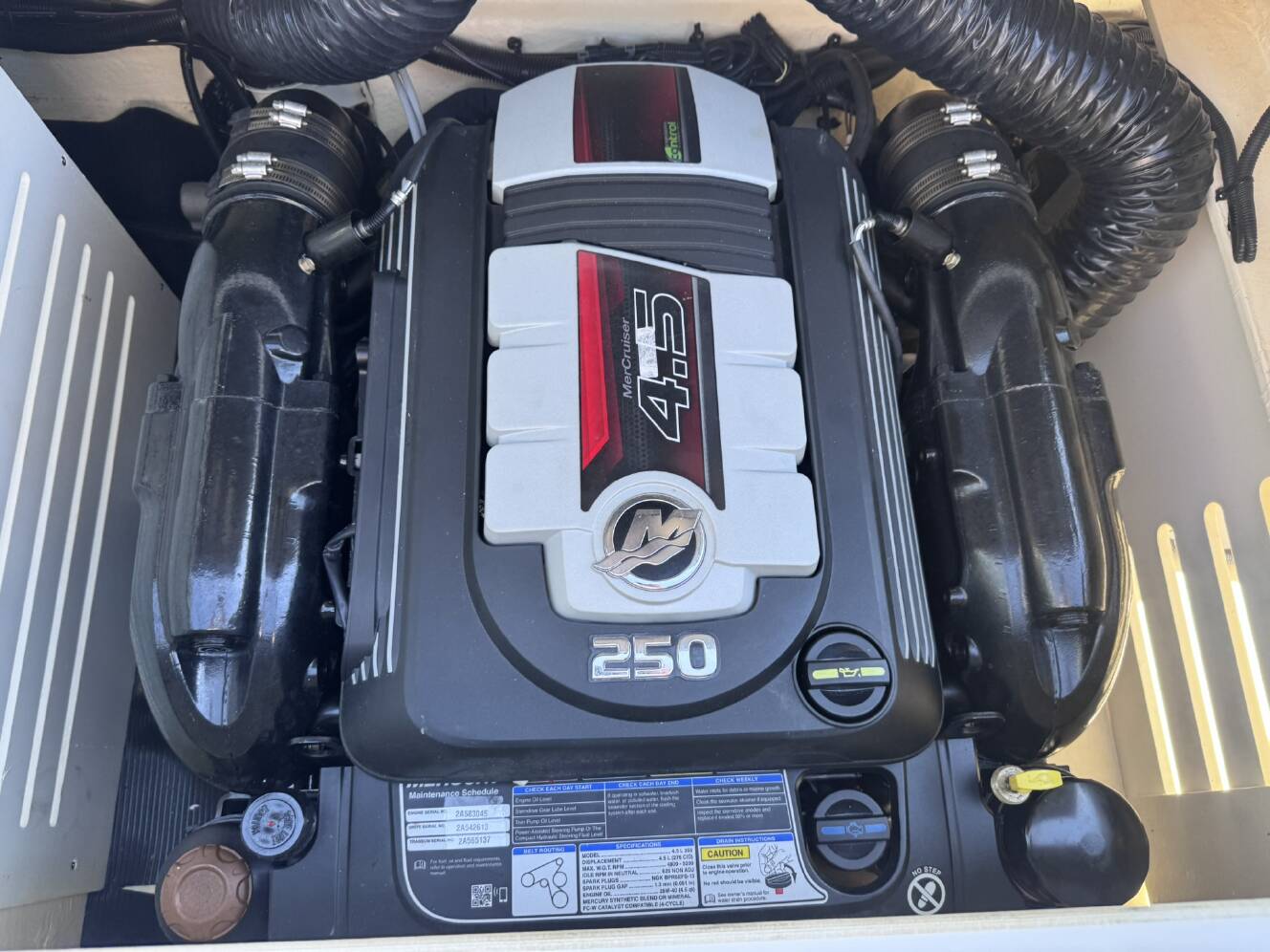 A photo of this 2018 Sea Ray 210 SPX w/MerCruiser 4.5L - 250HP Engine and Trailer