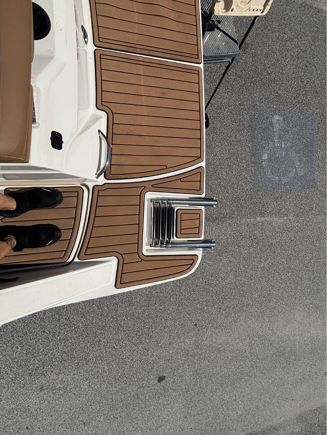 A photo of this 2018 Sea Ray 210 SPX w/MerCruiser 4.5L - 250HP Engine and Trailer