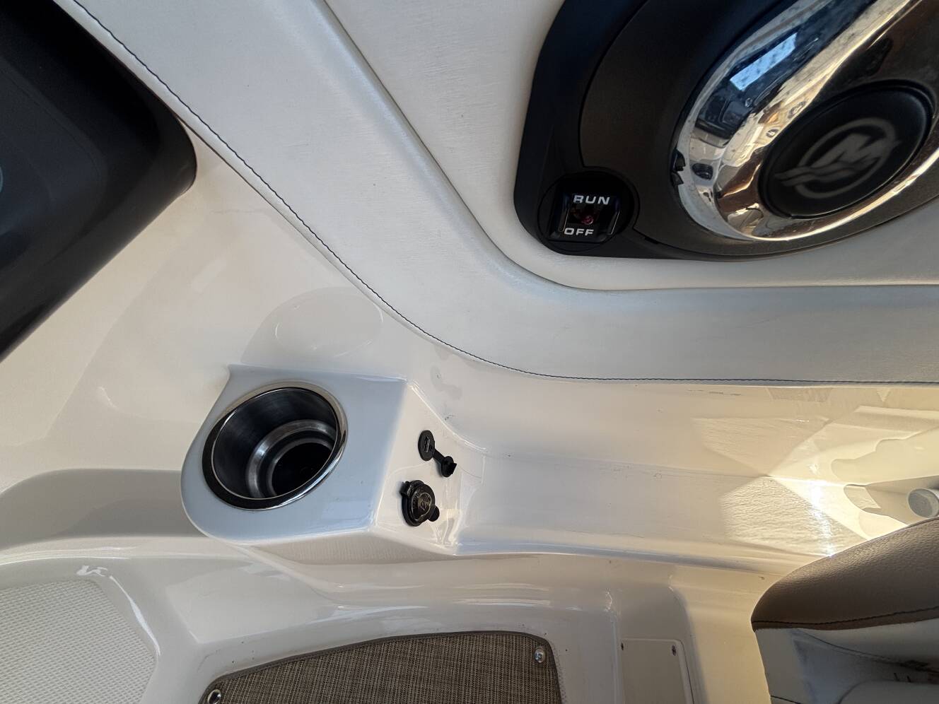 A photo of this 2018 Sea Ray 210 SPX w/MerCruiser 4.5L - 250HP Engine and Trailer