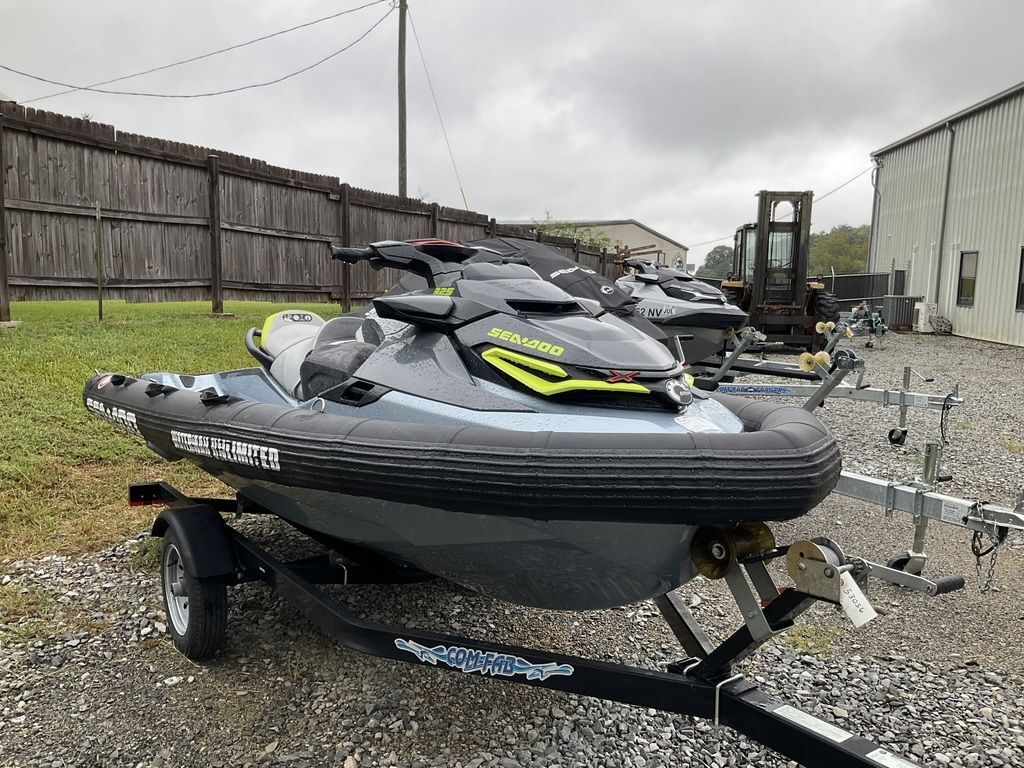2024 Sea-Doo RXT®-X® 325 Ice Metal/MantaGreen BASE in Munford, AL