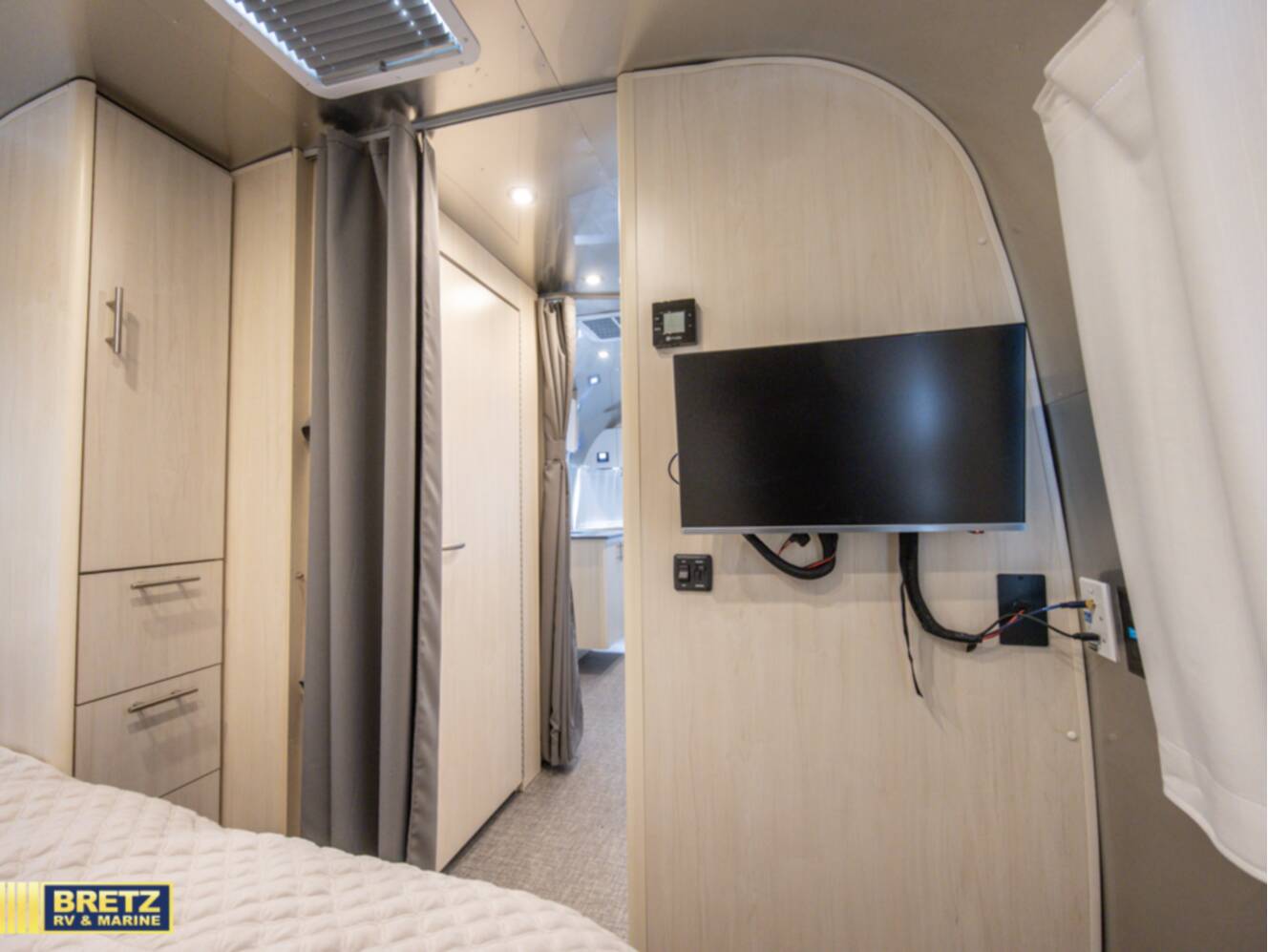 A photo of this 2026 Airstream Flying Cloud 25FB
