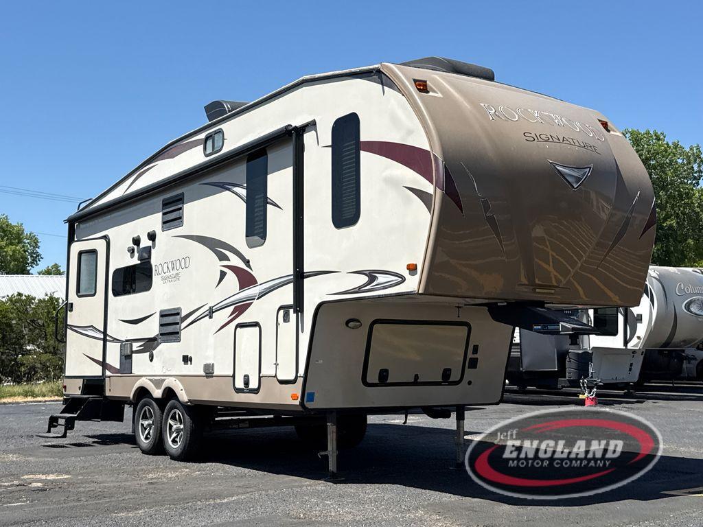 2017 Forest River Rv Rockwood Signature Ultra Lite 8244BS RV