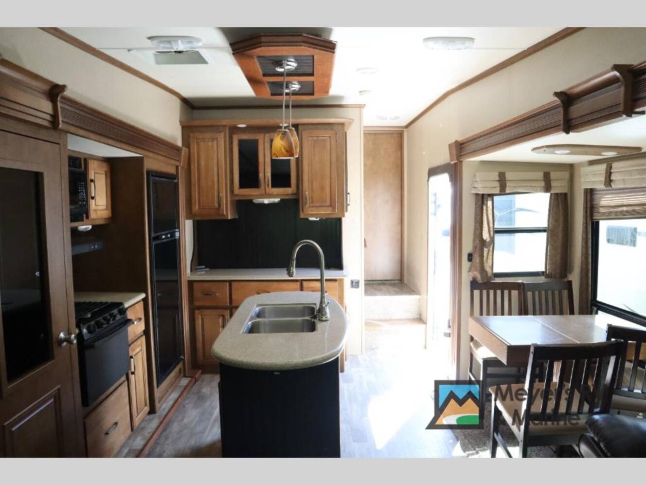 A photo of this 2014 Grand Design Reflection 303RLS