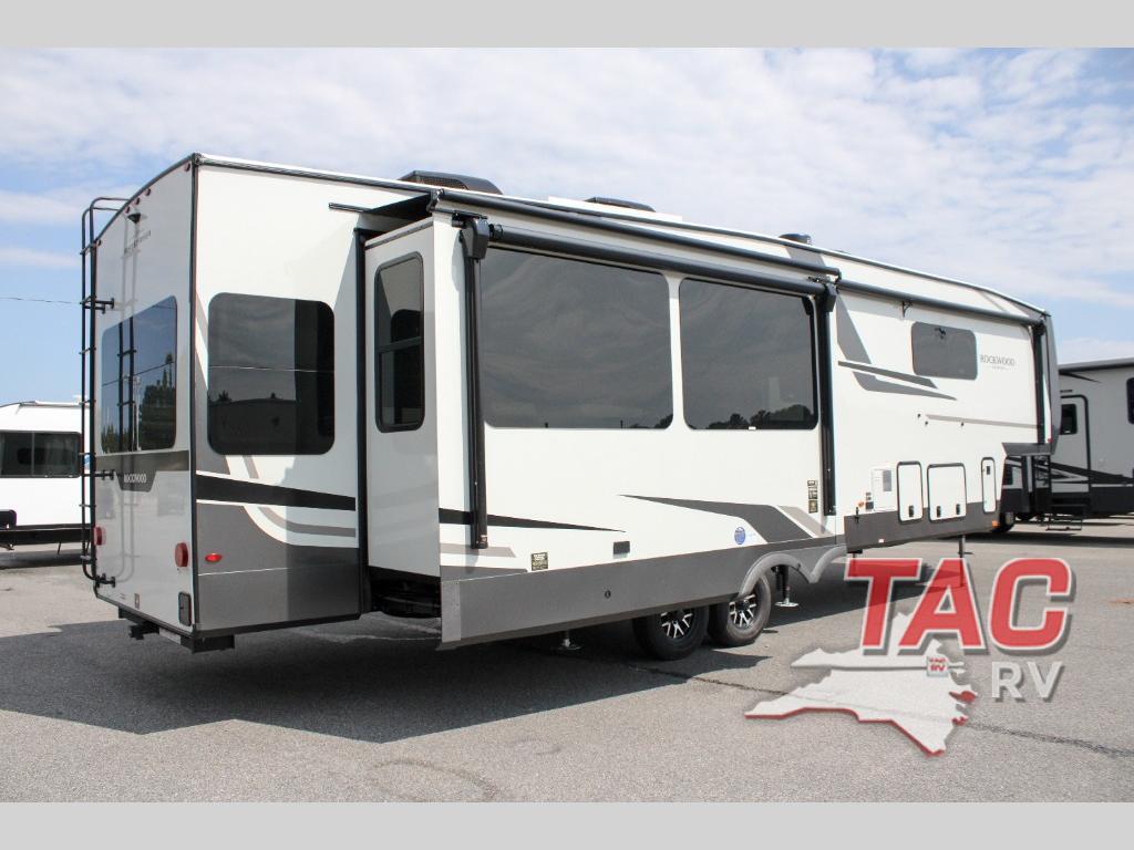 2027 Forest River Rv Rockwood Signature 401SFB in moyock NC