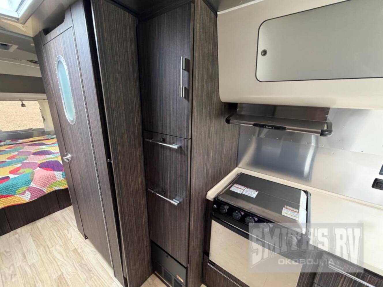 A photo of this 2015 Airstream International Signature 27FB