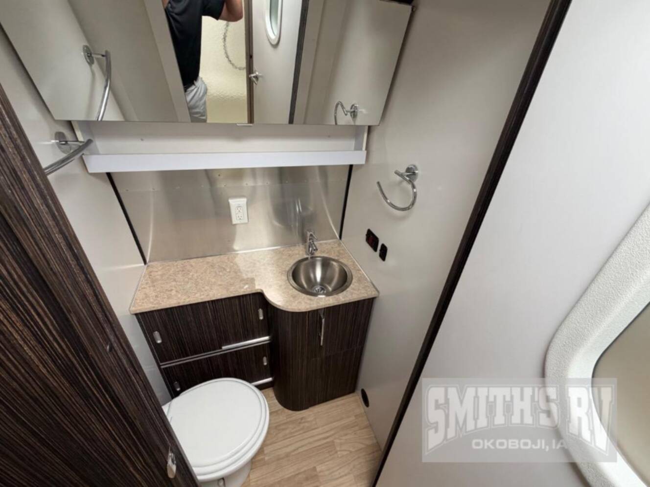 A photo of this 2015 Airstream International Signature 27FB