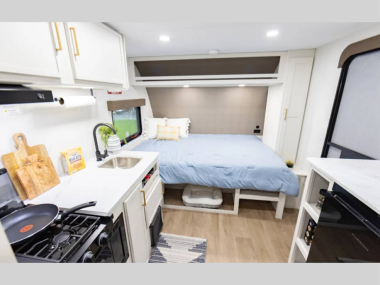 A photo of this 2027 Grand Design Transcend Lite 121RBL
