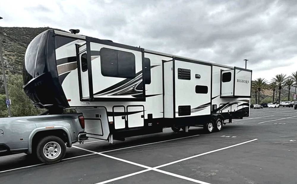 2020 Heartland Bighorn 3950FL in ramona CA