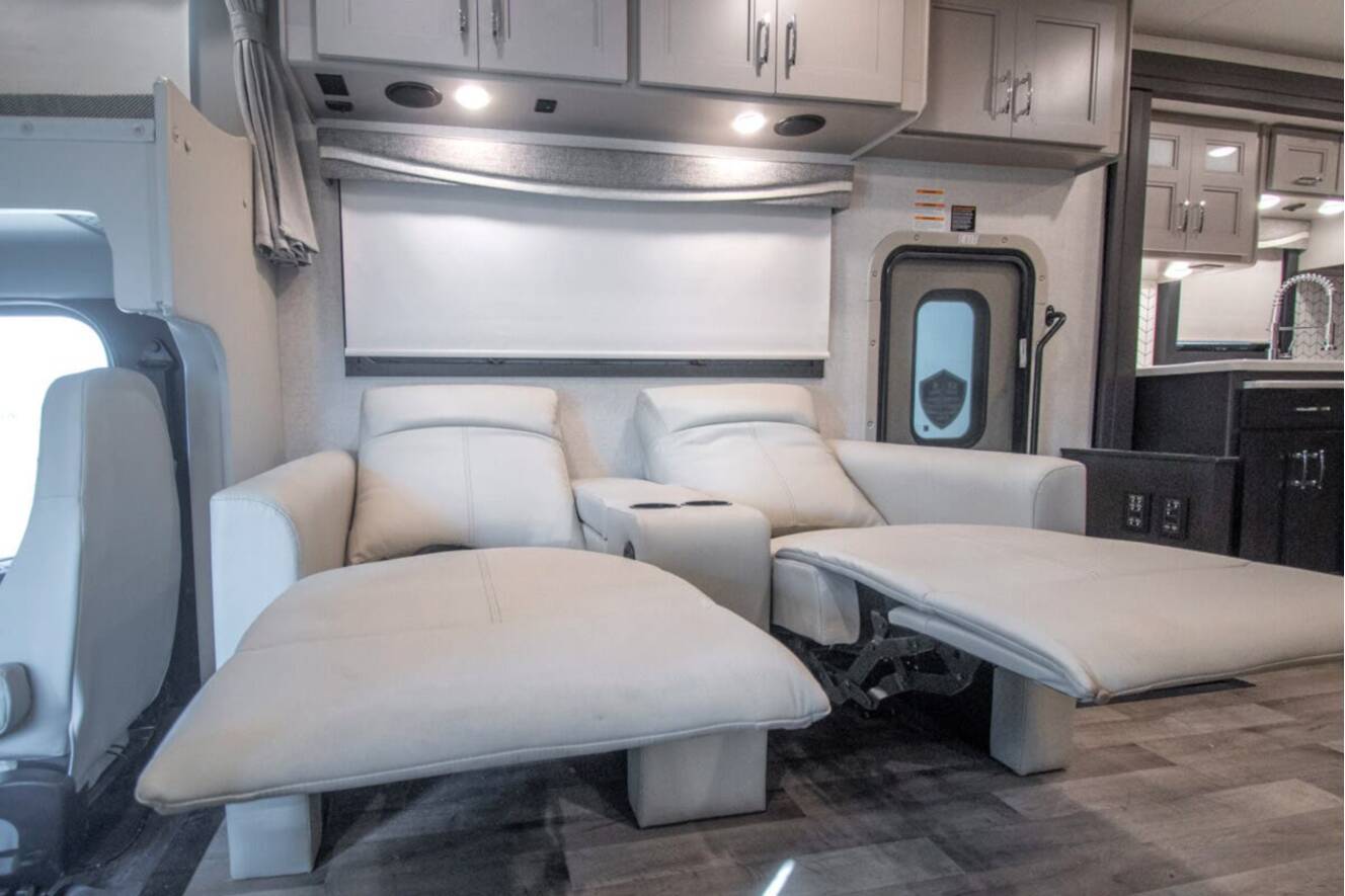 A photo of this 2026 Thor Motor Coach Pasadena 38FX