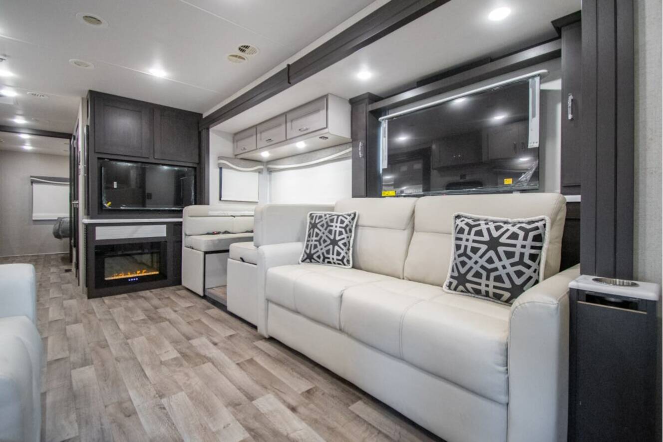 A photo of this 2026 Thor Motor Coach Pasadena 38FX