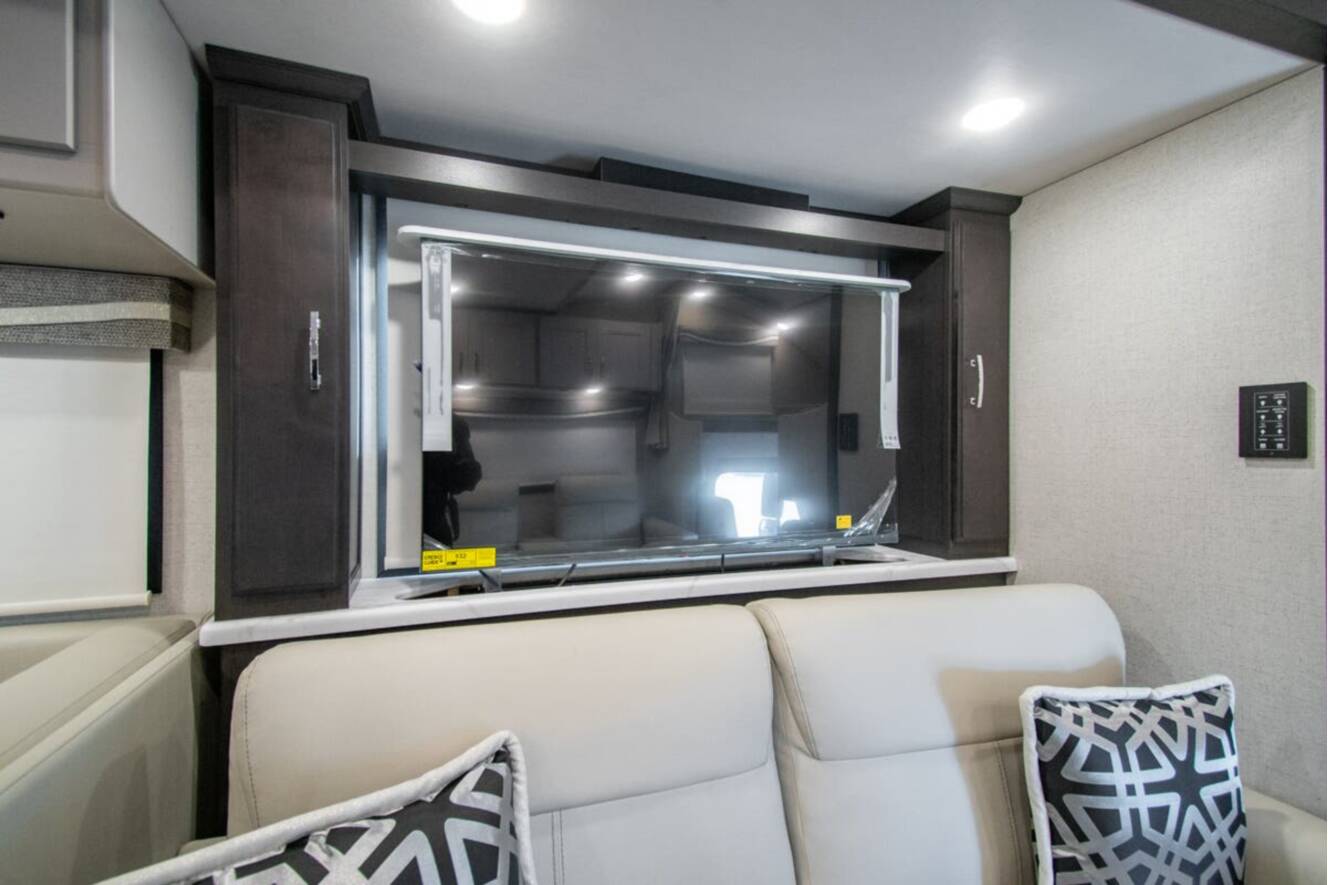 A photo of this 2026 Thor Motor Coach Pasadena 38FX