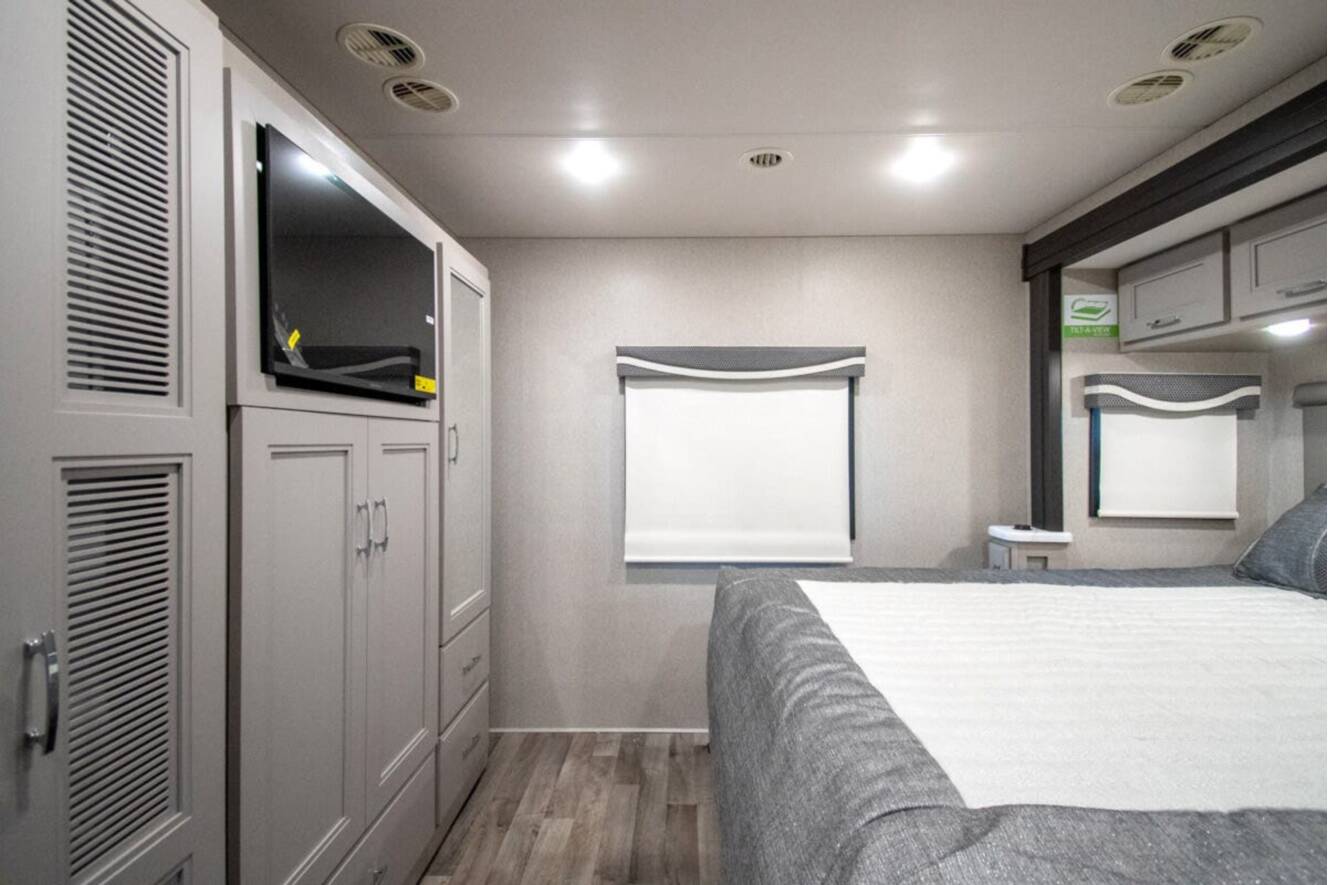 A photo of this 2026 Thor Motor Coach Pasadena 38FX
