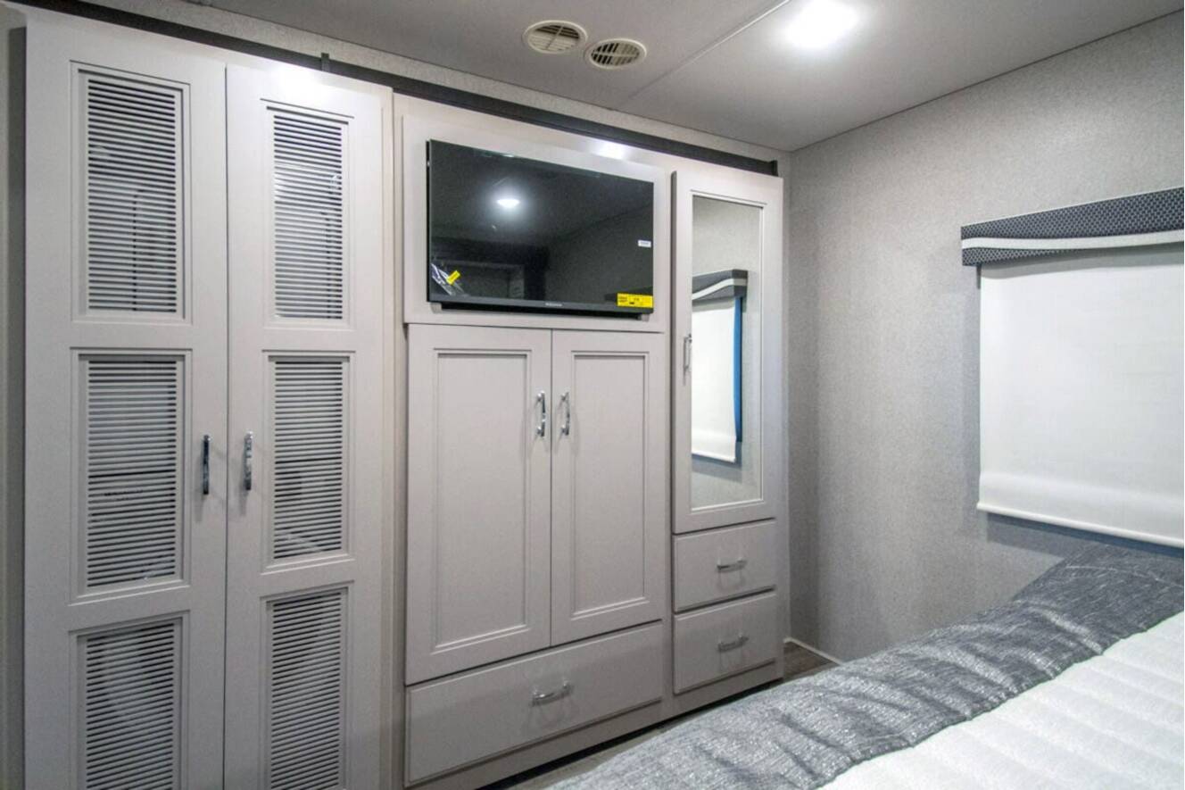A photo of this 2026 Thor Motor Coach Pasadena 38FX