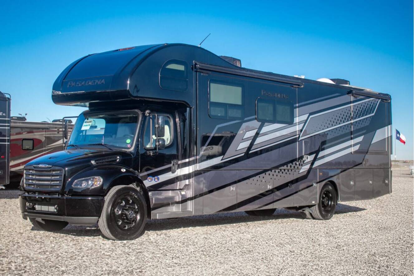 A photo of this 2026 Thor Motor Coach Pasadena 38FX