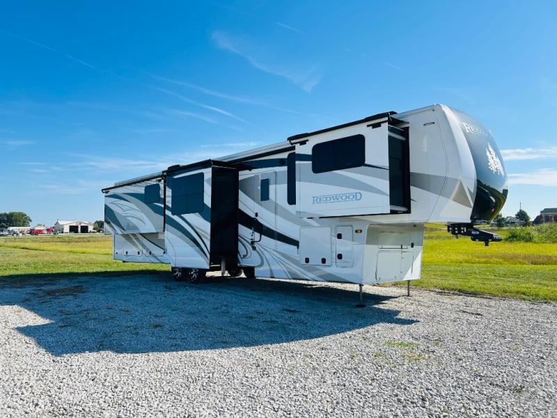 2023 Crossroads Redwood RW4200FL in lamoni IA