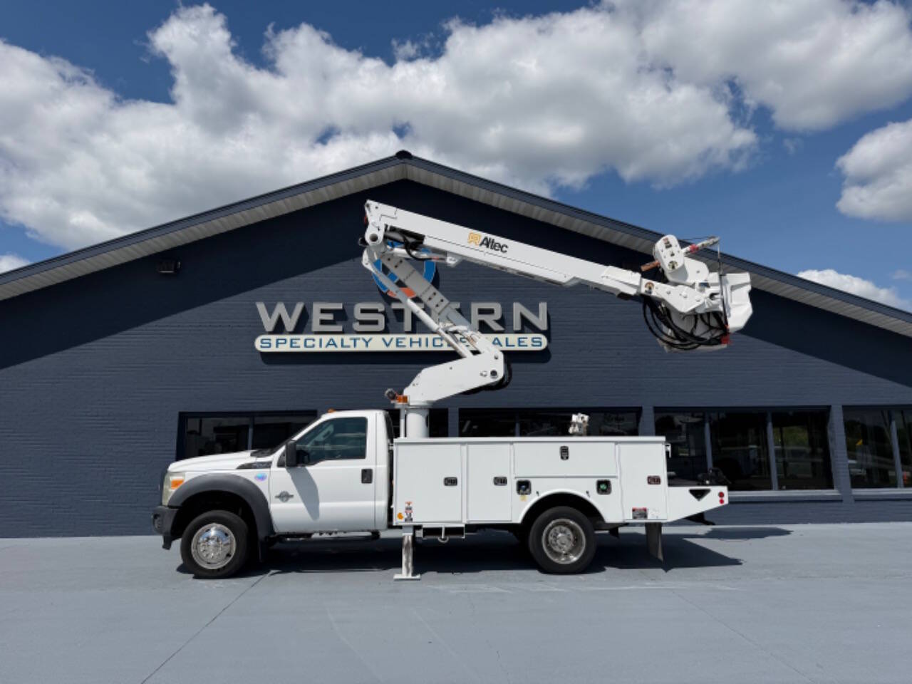 2012 FORD F550 in Braidwood, IL