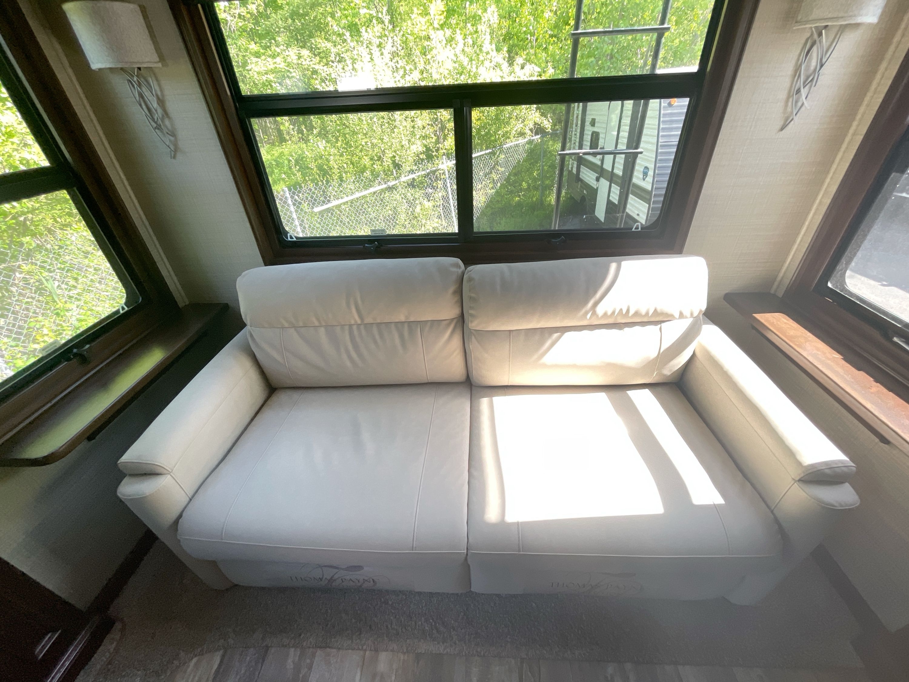 2019 DRV LUXURY SUITES MOBILE SUITES 36RSSB3 in hamburg NY