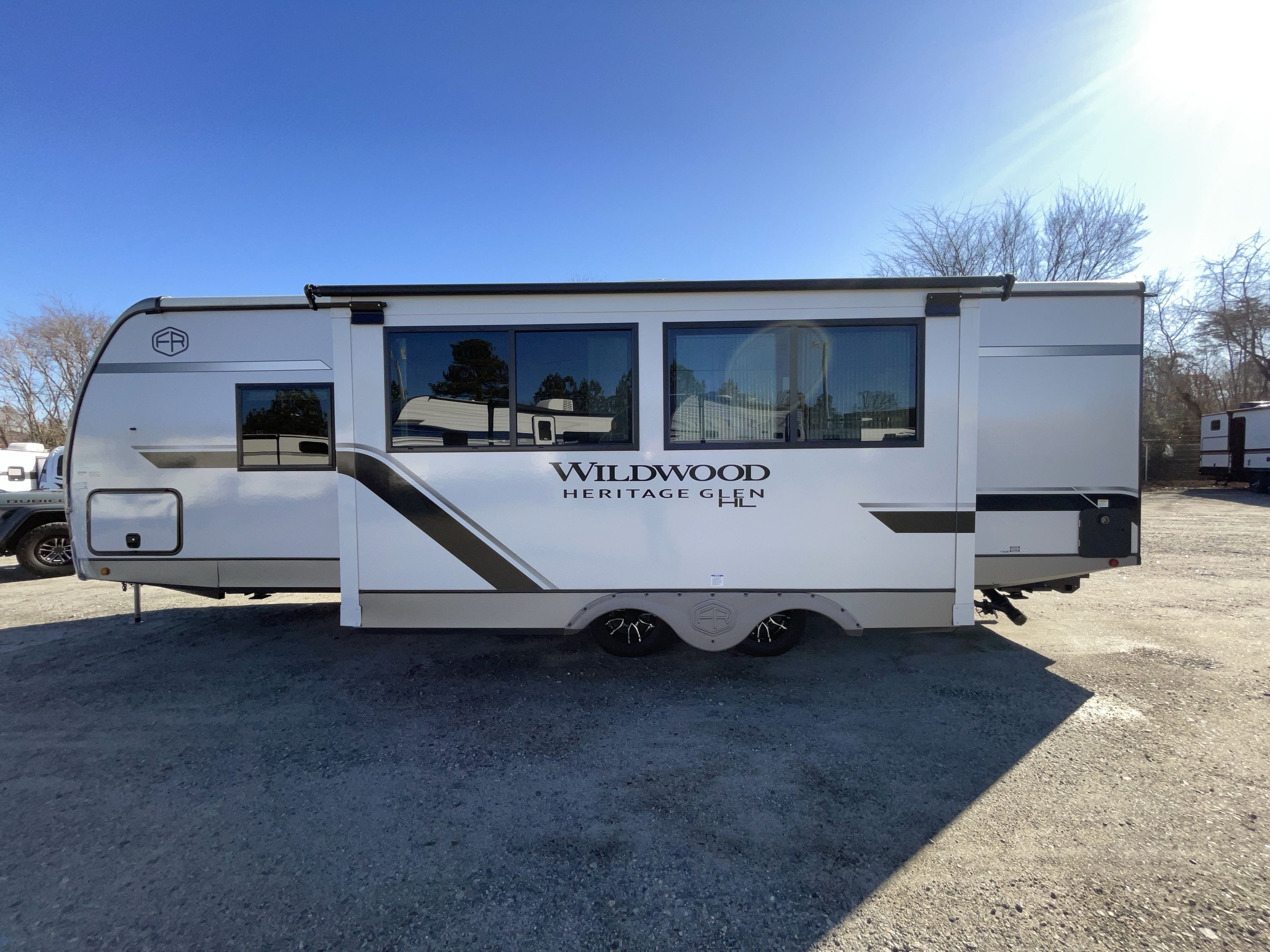 2025 Forest River WILDWOOD HERITAGE GLEN 25RBHL in thornburg VA