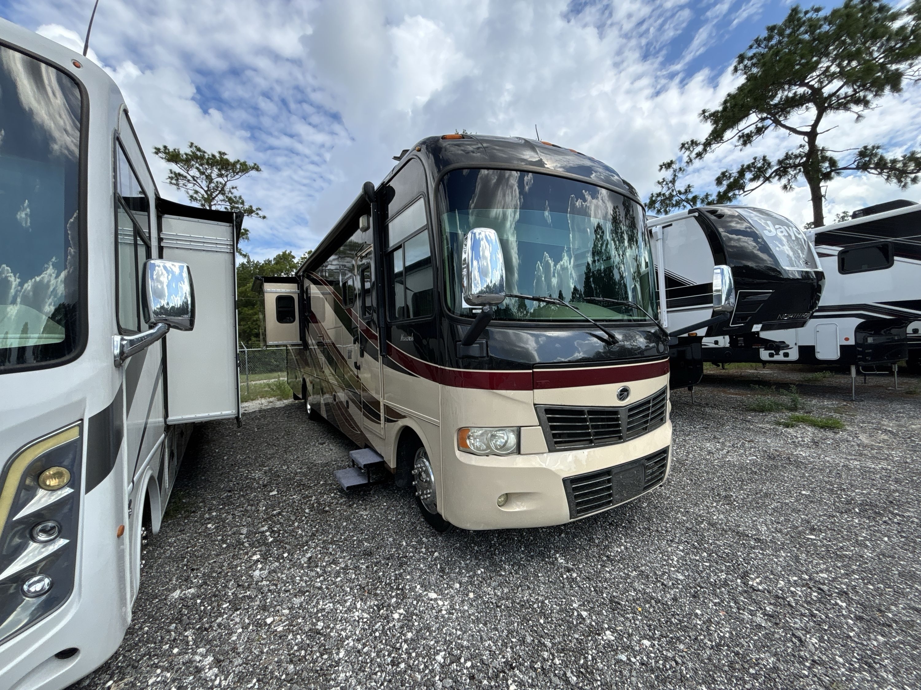 2013 Monaco MONARCH 36SFD in brooksville FL