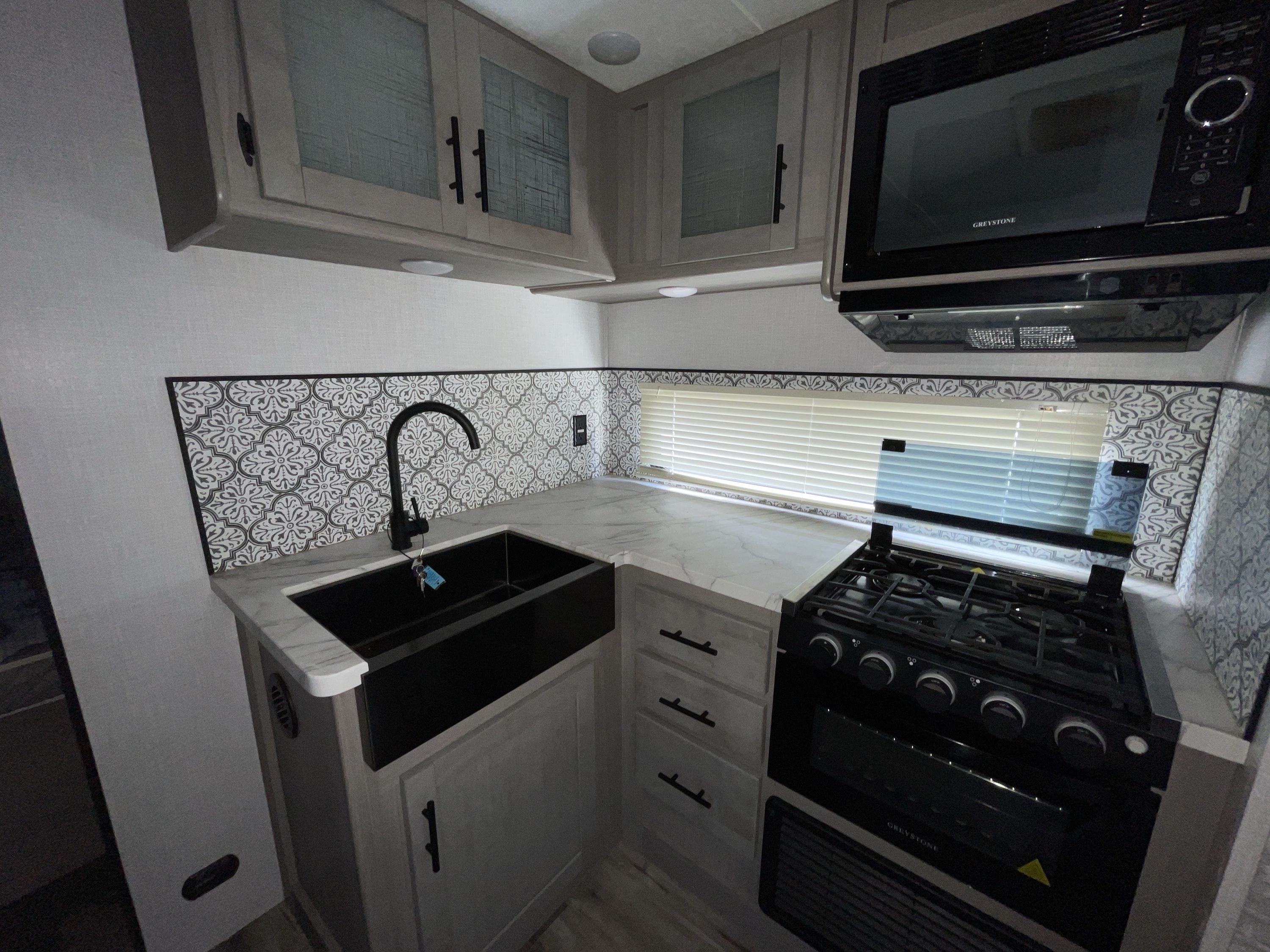 2022 Coleman COLEMAN LIGHT 2455BH in statesville NC