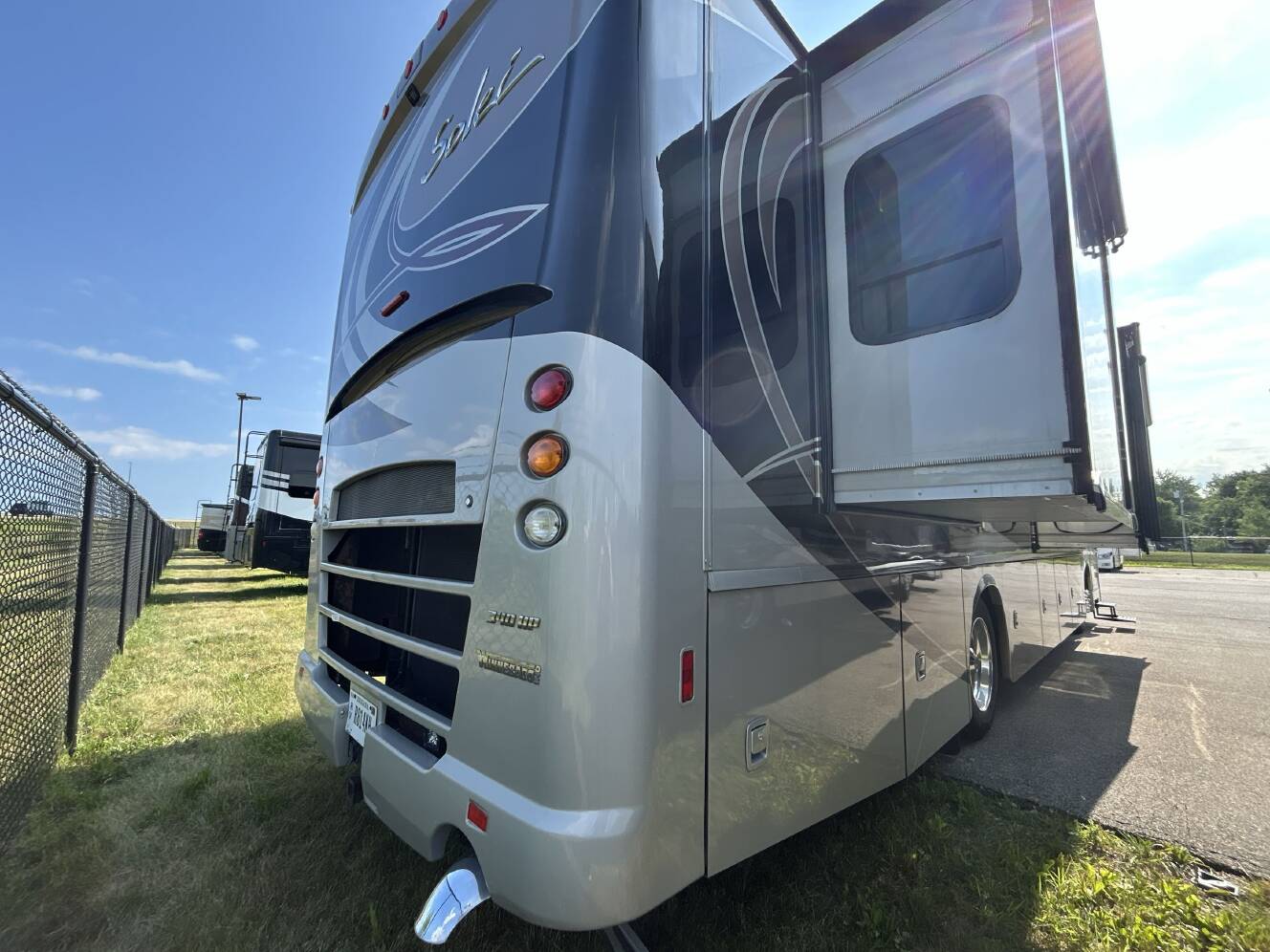 A photo of this 2015 Itasca SOLEI 36G