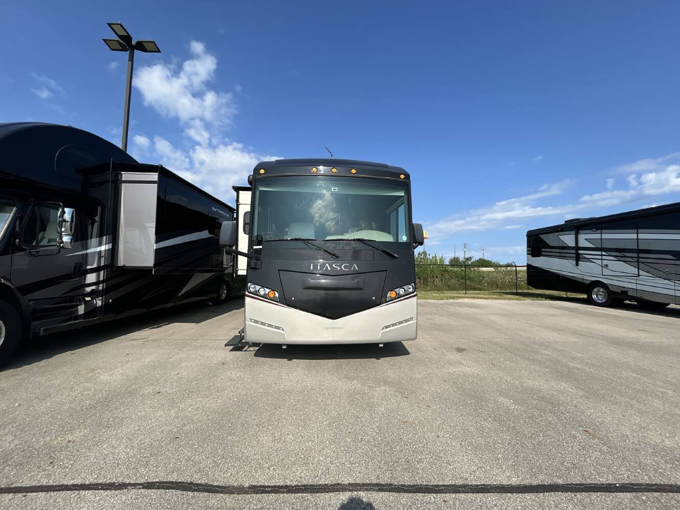 A photo of this 2015 Itasca SOLEI 36G