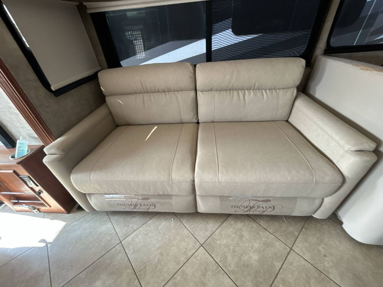 A photo of this 2015 Itasca SOLEI 36G
