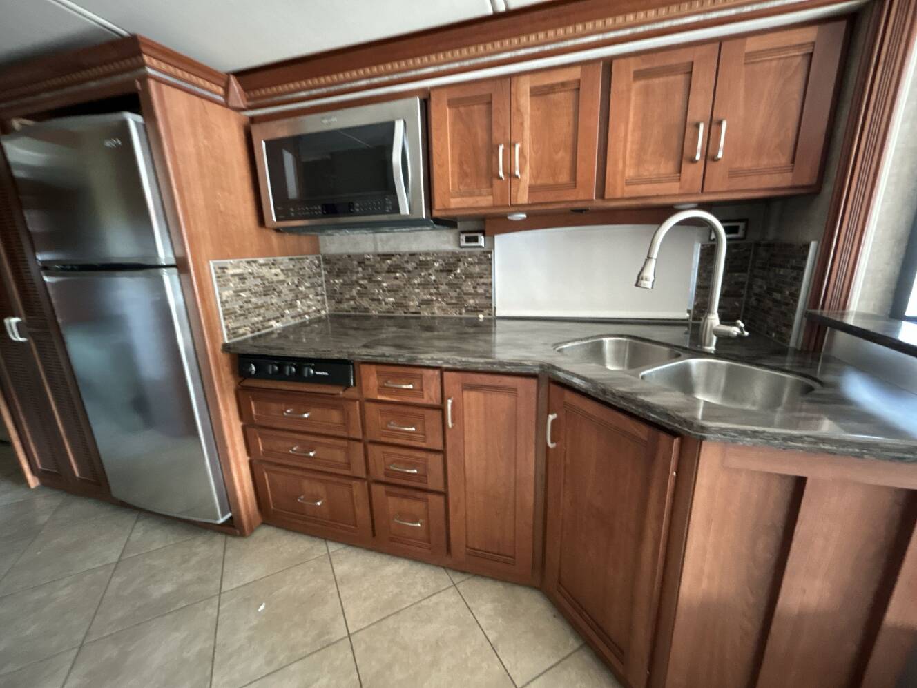 A photo of this 2015 Itasca SOLEI 36G